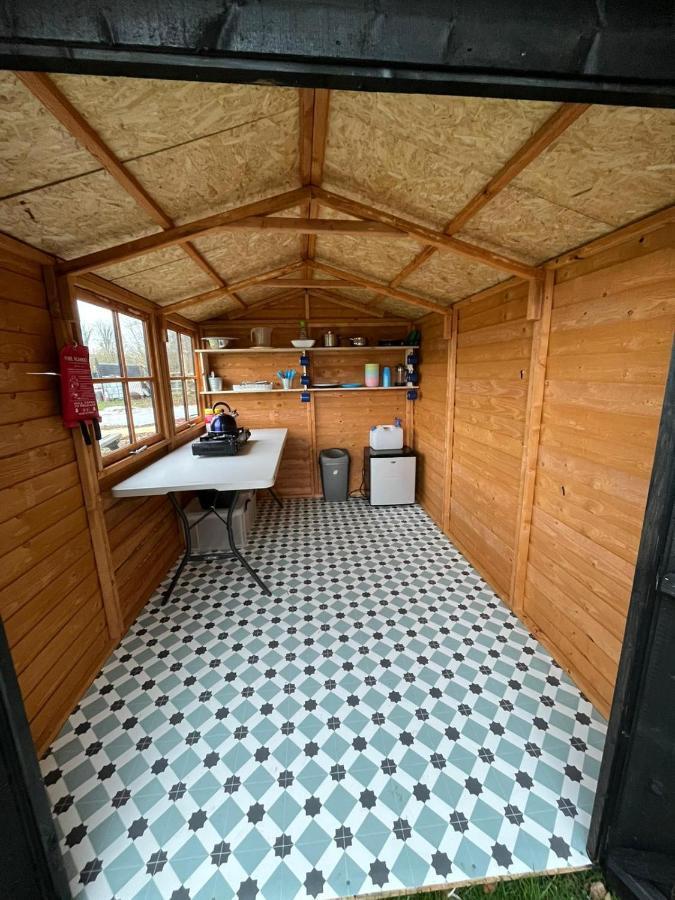 1 Glamping Tent With Kitchen & Electric On Small Family Campsite, No Bedding Supplied Narberth Exteriér fotografie